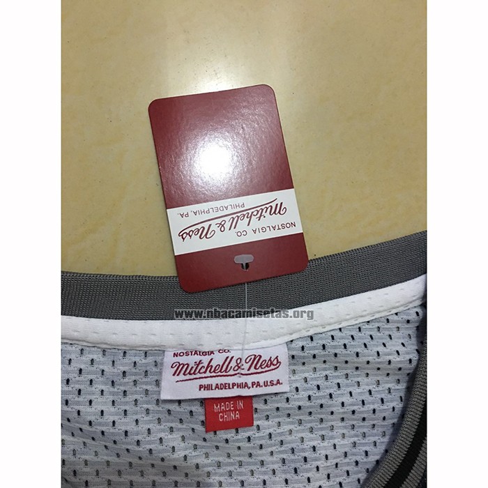 Camiseta Chicago Bulls Michael Jordan NO 23 Mitchell & Ness Negro2